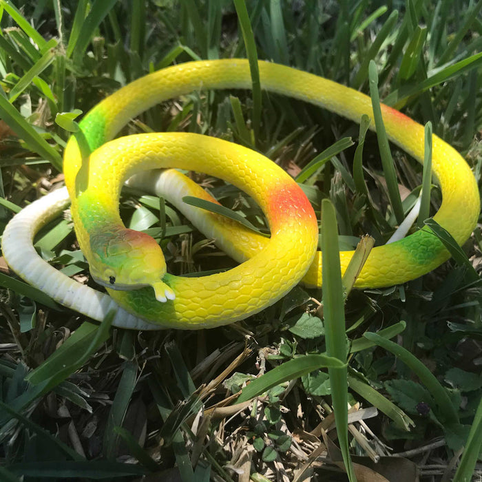 4 X Rubber Snake Realistic Toy Fake Safari Garden Joke Prank Soft Halloween Prop