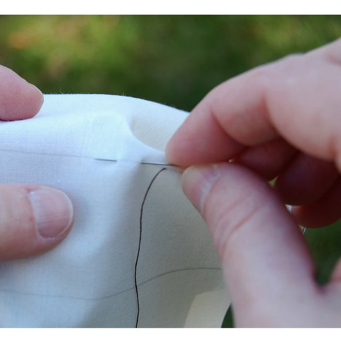Sewing Kit Thread Threader Needle Tape Measure Scissors Storage