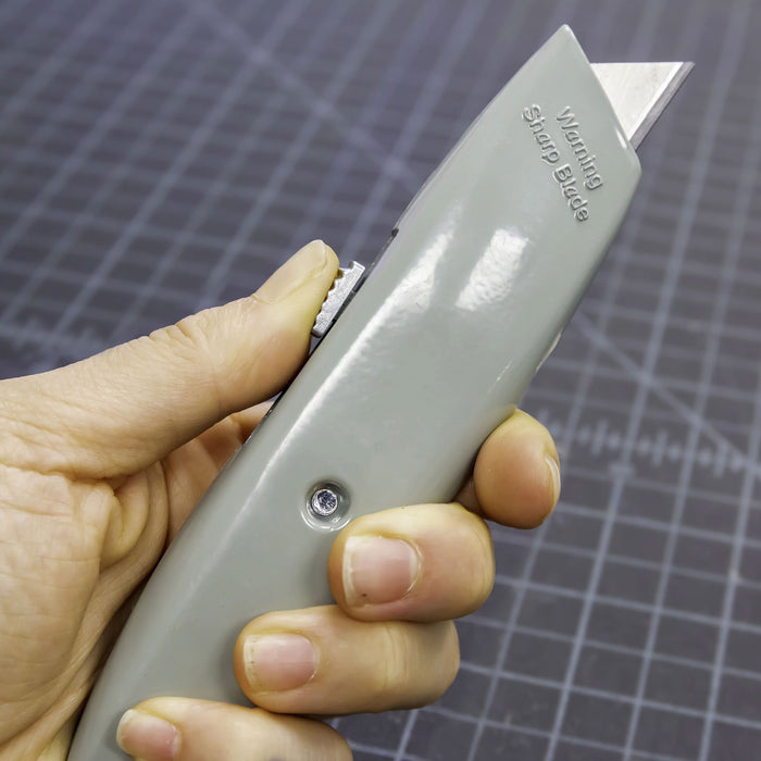 2 Retractable Heavy Duty Utility Knife Box Cutter Multipurpose Razor Sharp Blade